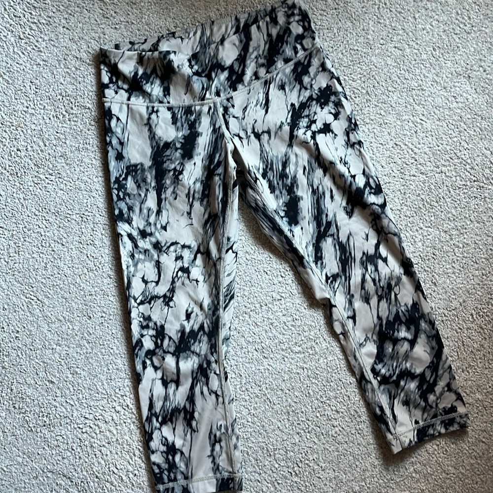 Lululemon inky dye marble crop